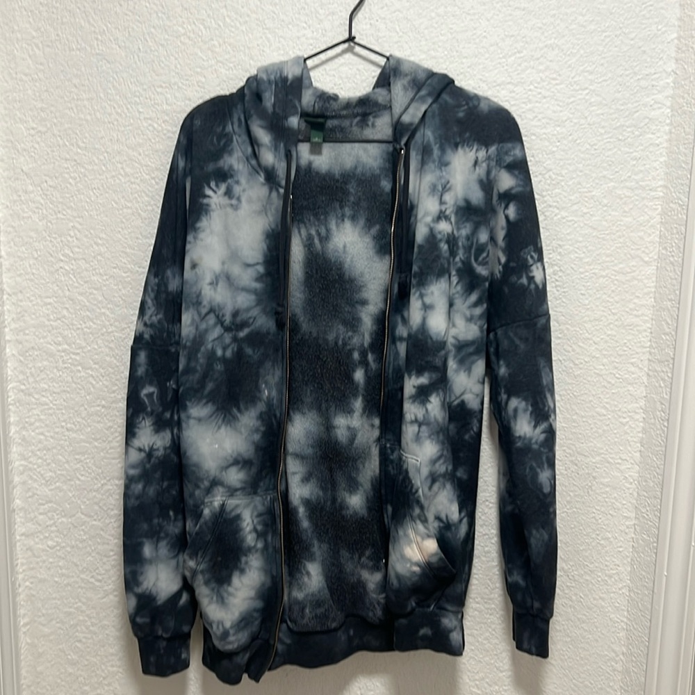 Oversized zip up